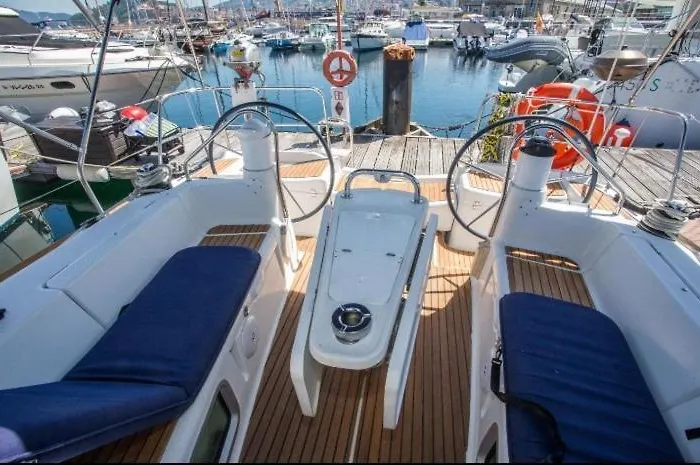 Botel Sailboat Barco Velero